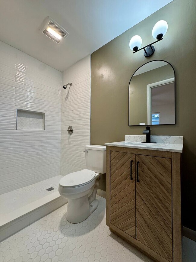 Building Photo - 3906 Forest Highland Cir