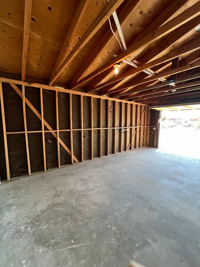 Building Photo - 0223