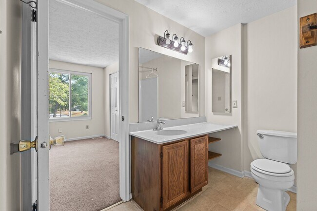 Building Photo - 528 Chanticlar Ct