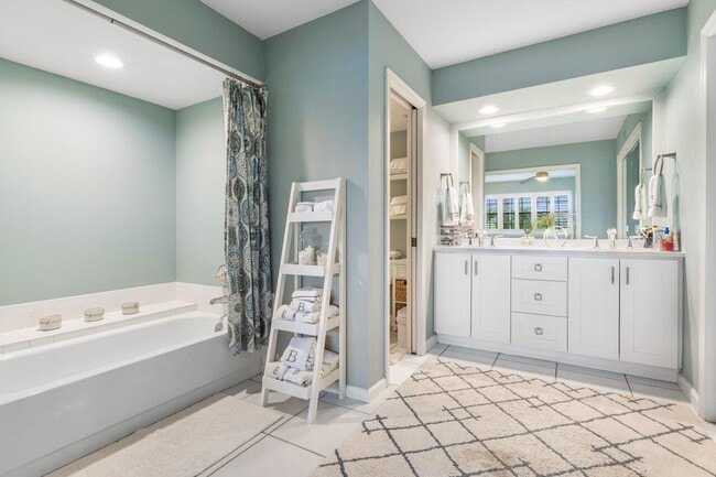 Building Photo - 6368 Aspen Glen Cir