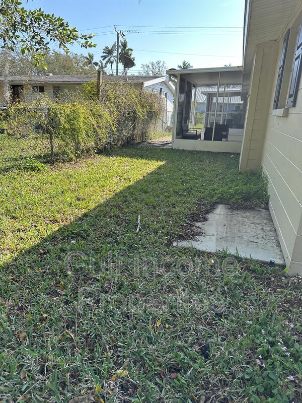 Building Photo - 621 21st St W