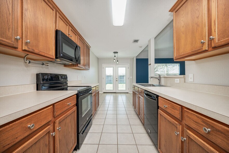 Building Photo - 4313 Sonoma Dr