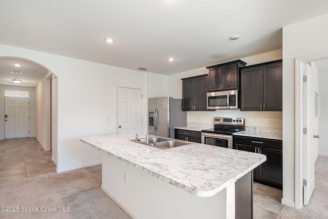 Building Photo - 899 Forest Trace Cir