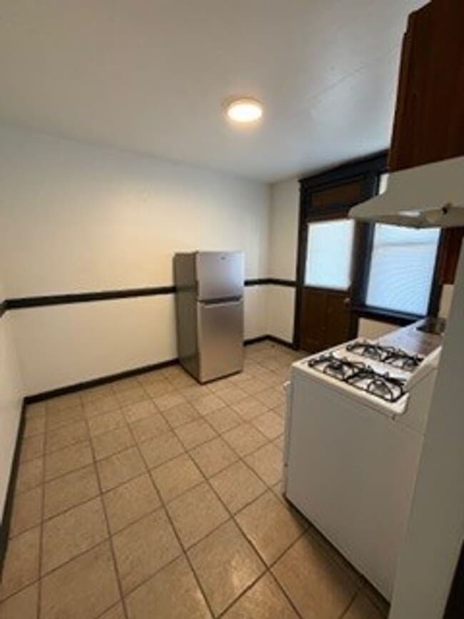 Building Photo - Bingham Apartments