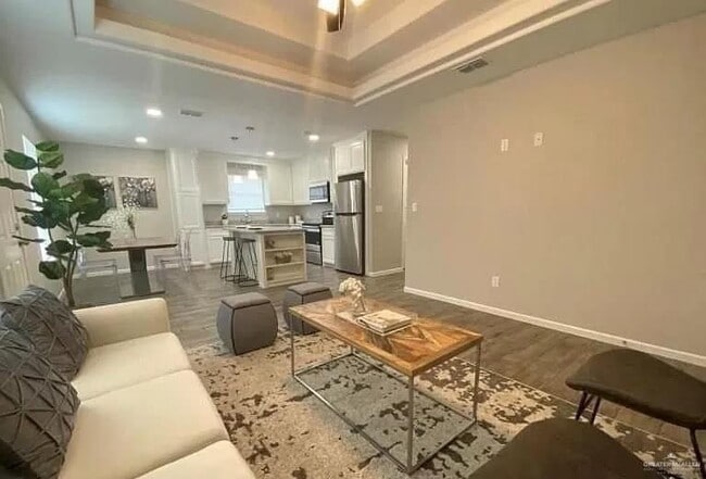 Building Photo - 11 Golden Nugget