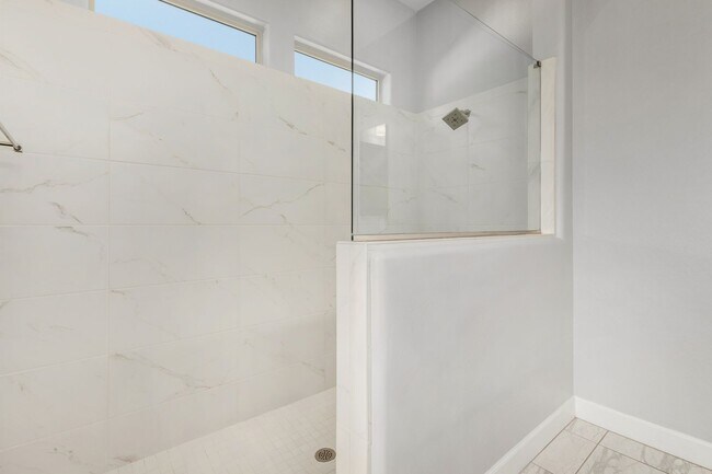Building Photo - STUNNING HOME IN PEORIA