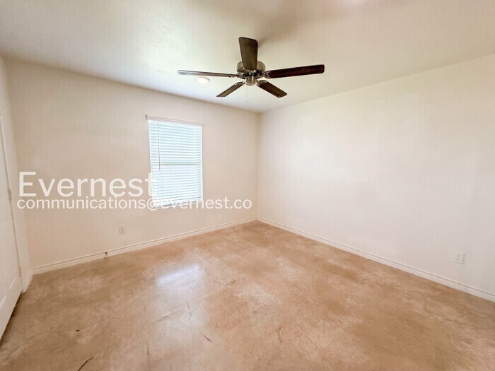 Building Photo - 2316 Duntov Dr
