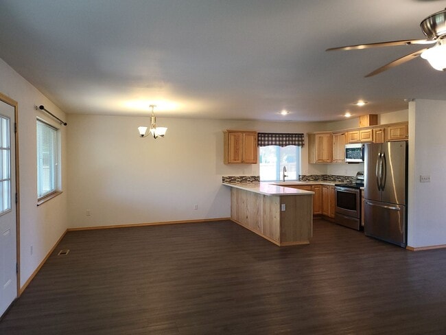 Building Photo - 3 Bedroom 2.5 Bathroom in Napavine
