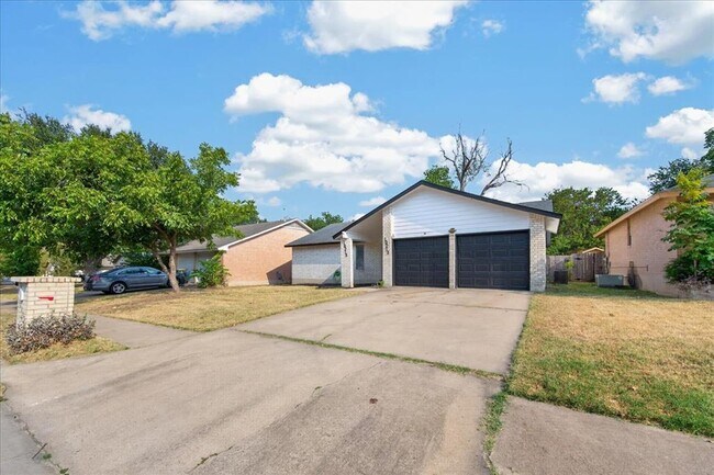 Building Photo - 10215 Missel Thrush Dr