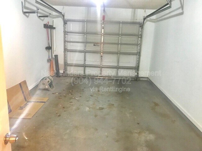 Building Photo - 7623 Baymeadows Cir W