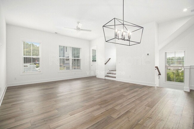 Building Photo - 205 Firefly Cir