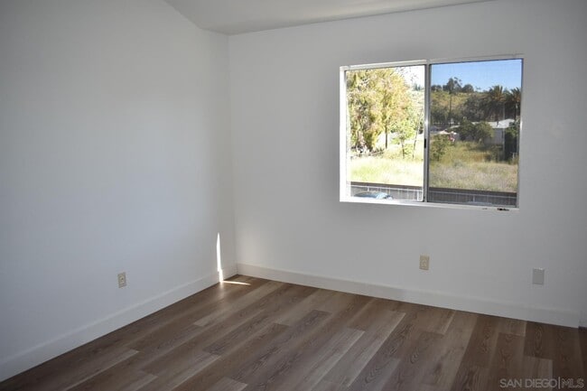 Building Photo - 2357 Kings View Cir