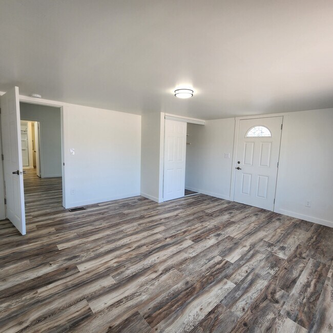 Building Photo - 21533 W Laura St