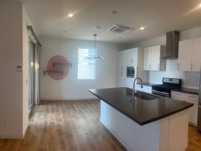 Building Photo - 475 Tailoff Ln