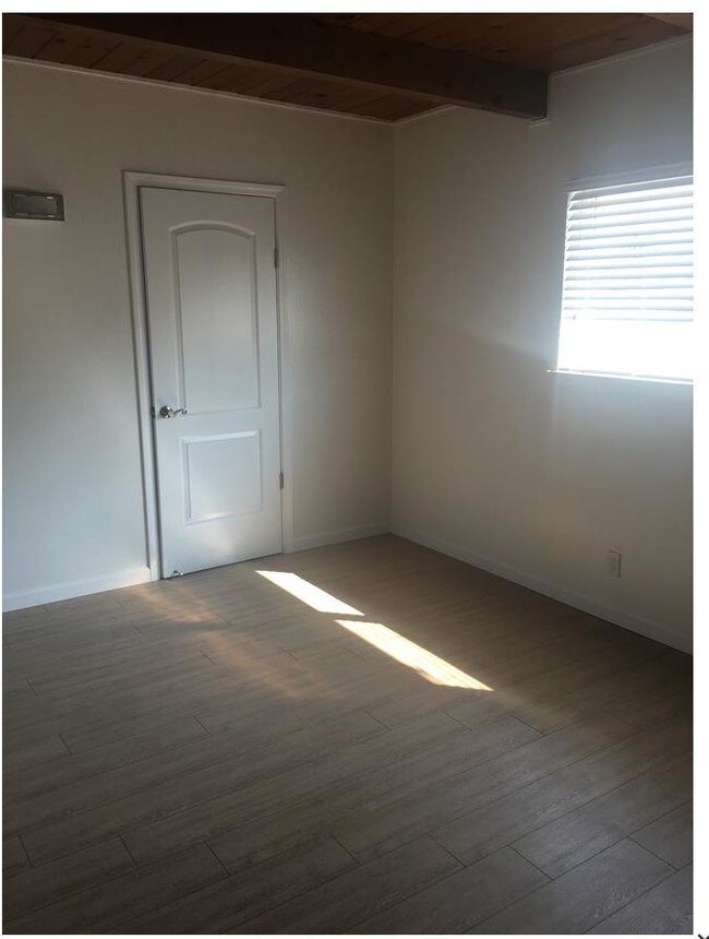 Building Photo - Villa Fairlane