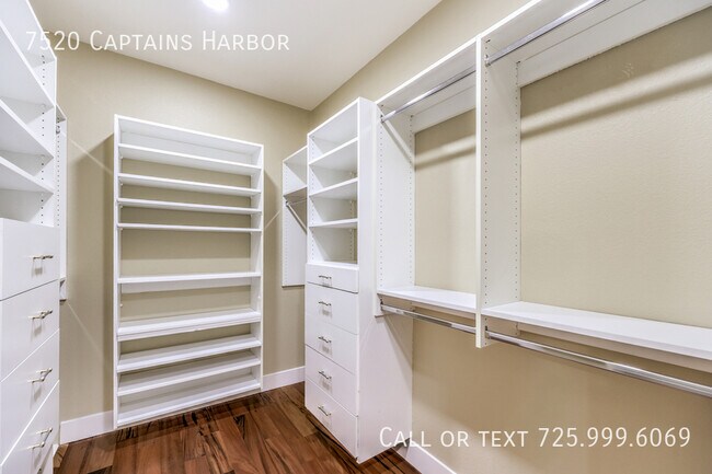 Building Photo - 7520 Captains Harbor Dr