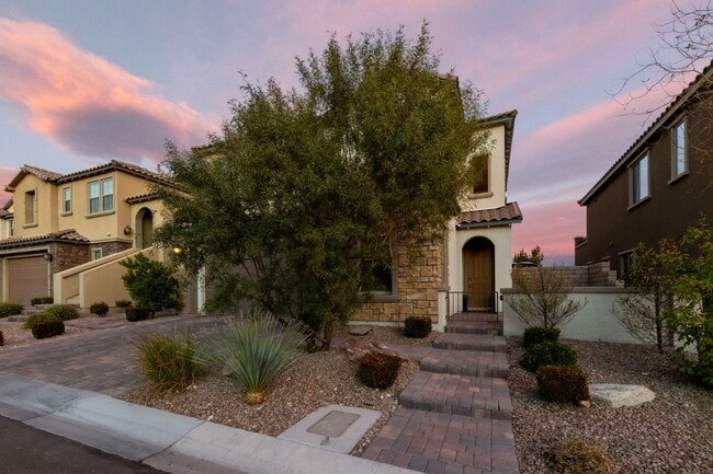 Building Photo - Luxury Dream Home with Unmatched Views and Resort-Style Amenities