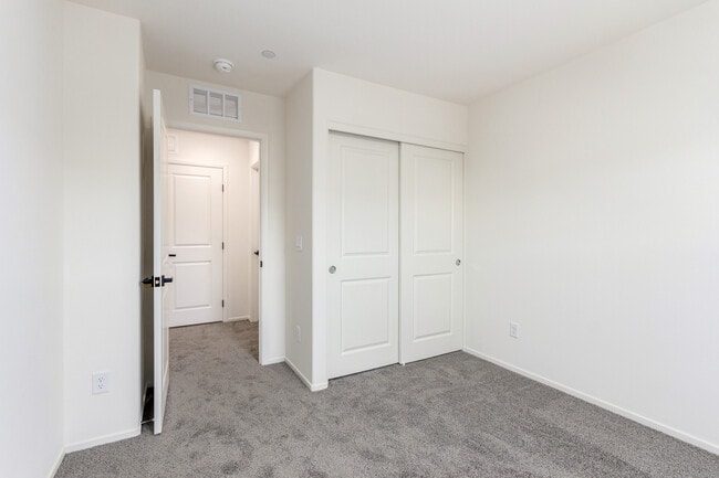 Building Photo - 7372 Raimee Brk St