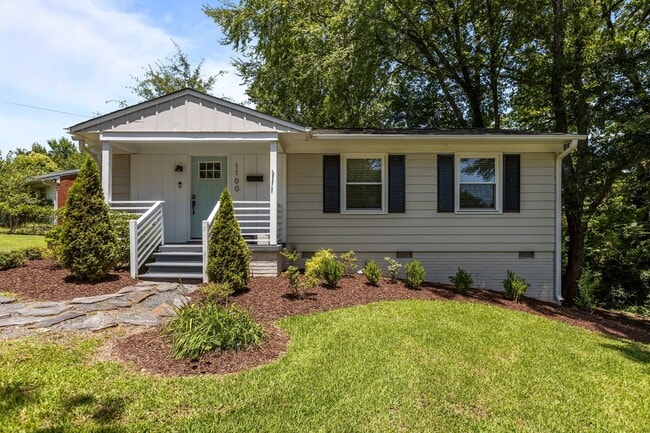 Building Photo - Adorable, Modern 3 Bedroom Ranch near Downtown Raleigh - Gorgeous finishes, open floorplan, updat...