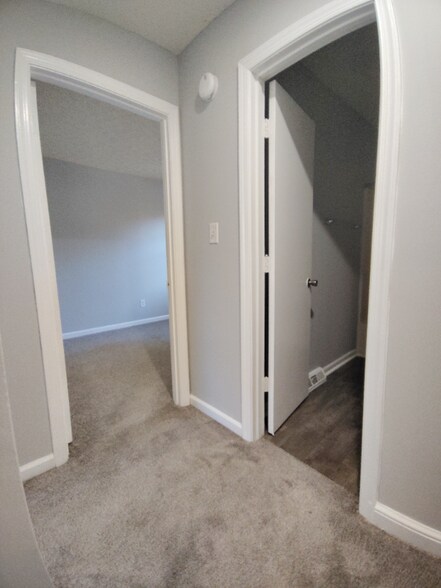 Building Photo - 27 Duiguid Dr