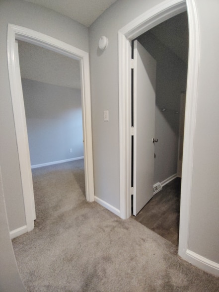 Building Photo - 54 Ferguson Dr