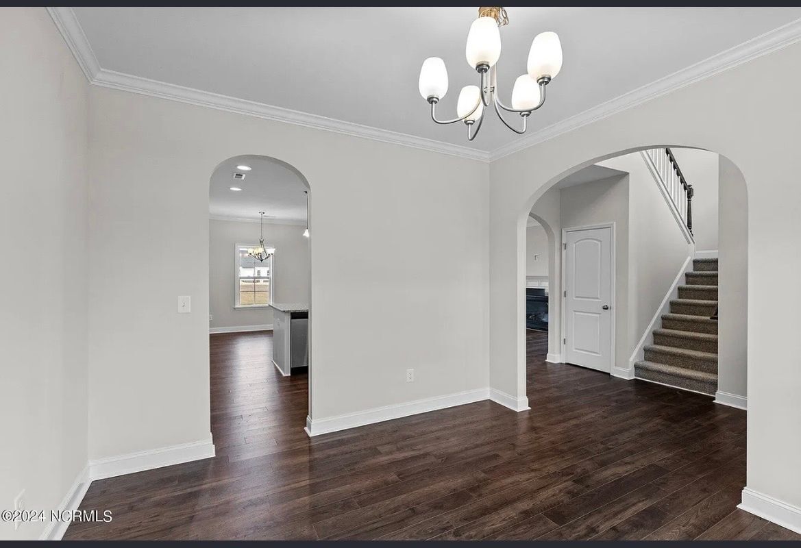 Building Photo - 2519 Dakota Dr