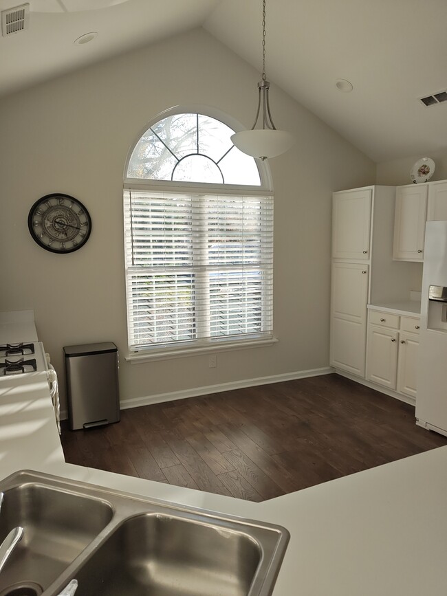 Building Photo - 6353 Double Eagle Dr