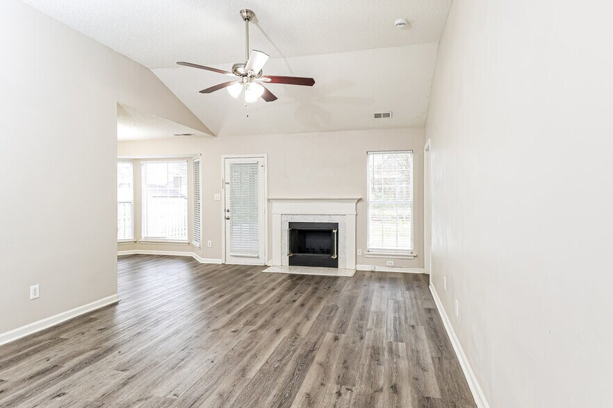 Building Photo - 11518 Larix Dr