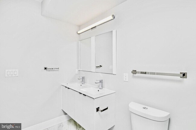 Building Photo - Brand New Luxury Apartments