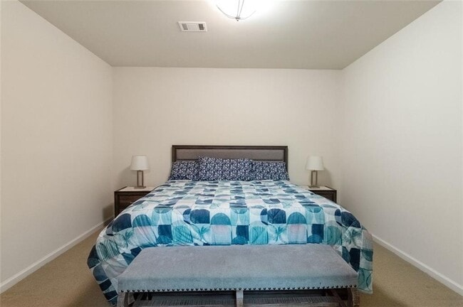 Building Photo - 3850 Glenhurst Dr