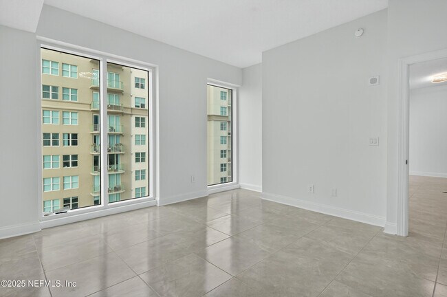 Building Photo - 1431 Riverplace Blvd