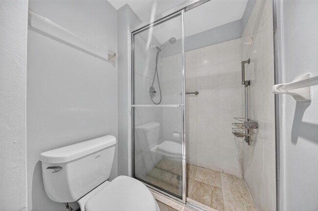 Building Photo - 20185 E Country Club Dr