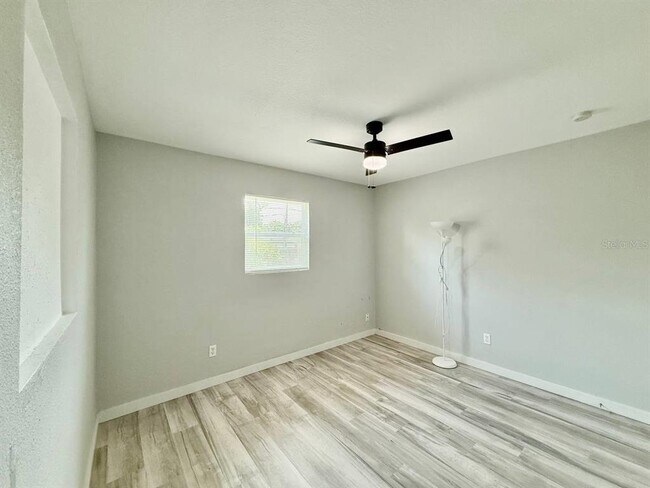 Building Photo - 4406 W Trilby Ave