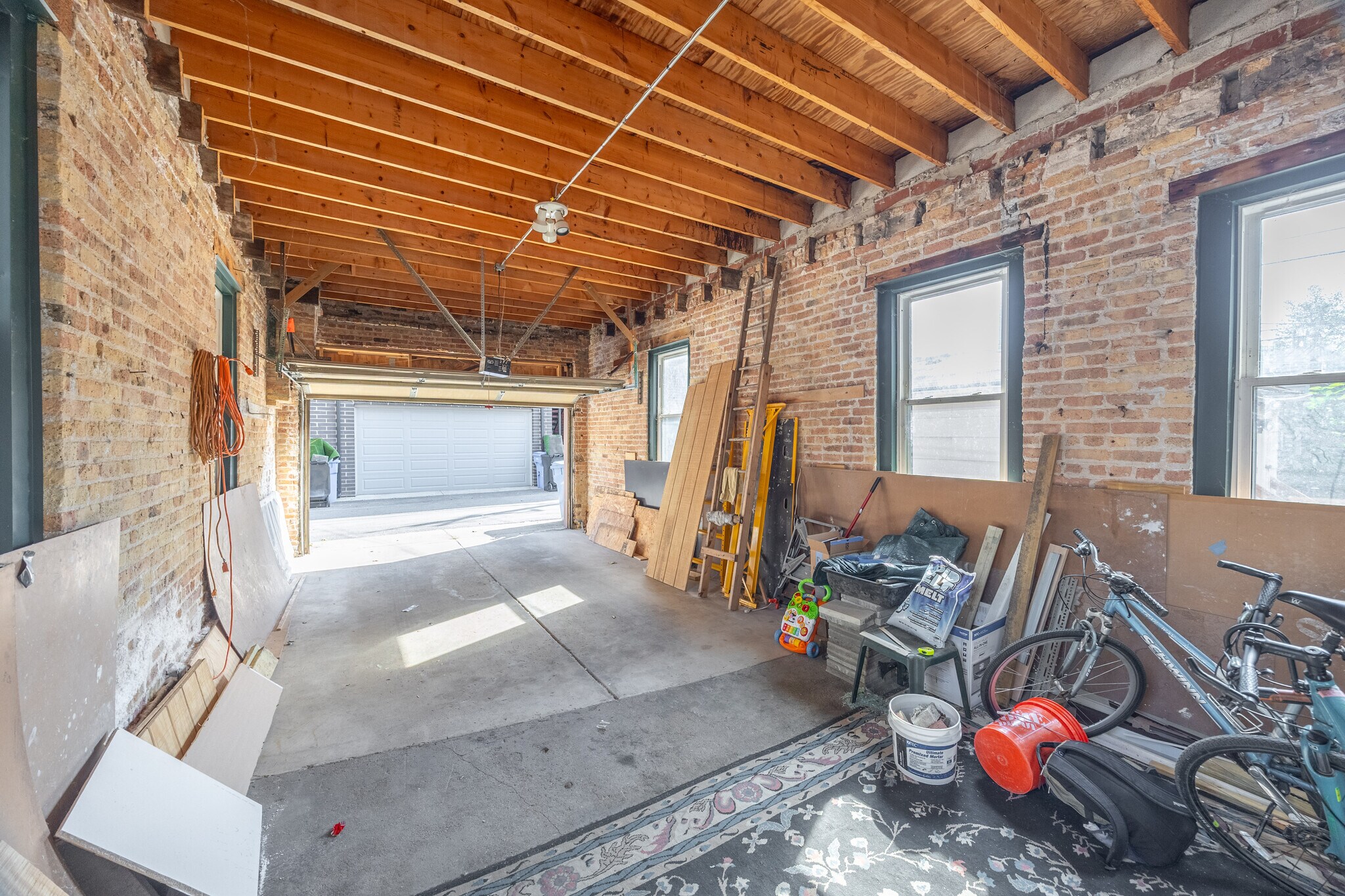 Building Photo - 1723 N Wood St