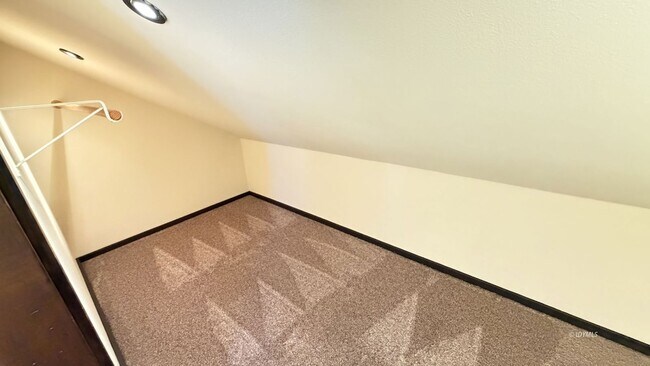 Building Photo - 54080 Pine Crest Ave