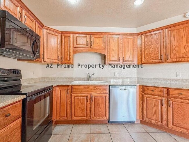 Building Photo - 2534 W Orchid Ln