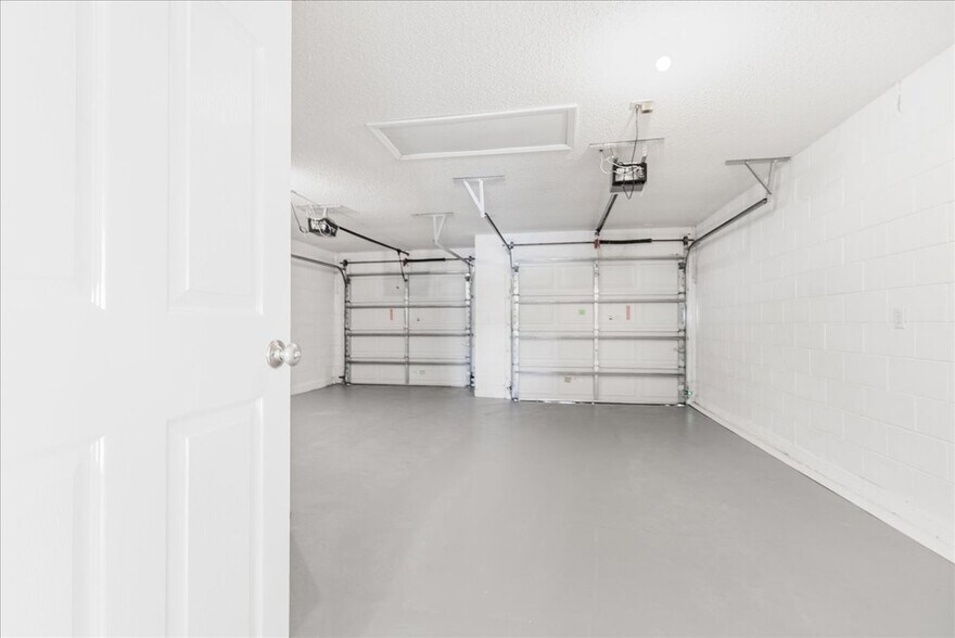 Building Photo - 233 Southbridge Cir