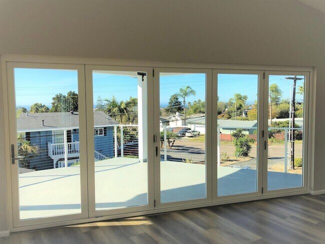 Building Photo - 1305 Blue Sky Dr