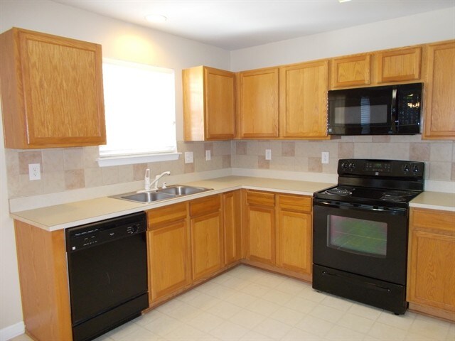 Building Photo - 5937 Firethorne Ln