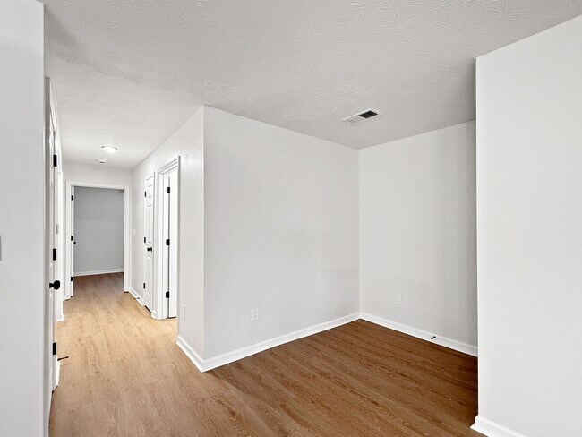 Building Photo - 4153 Bell Rd