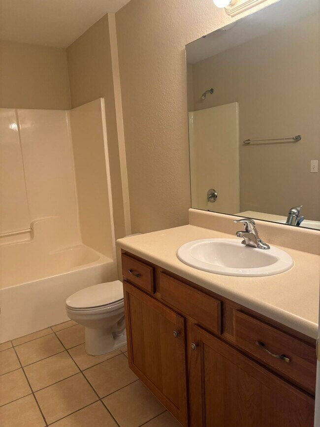 Building Photo - 4434 Gearhart Rd