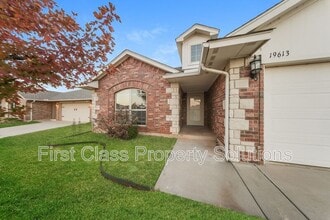 Building Photo - 19613 Allergando Ln