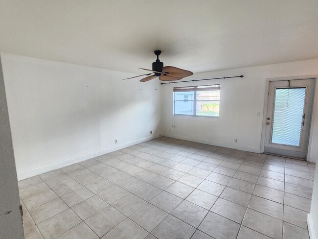 Building Photo - 509 Saxony Dr