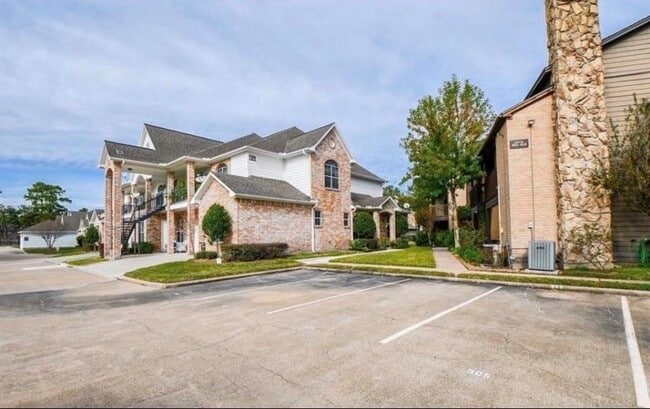 Building Photo - 12755 Mill Ridge Dr