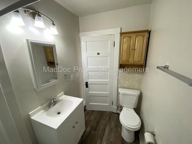 Building Photo - 138 Mansfield St