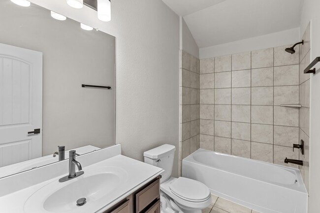 Building Photo - 2218 Levant Ln