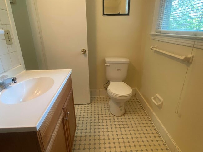 Building Photo - 1609 Atkamire Dr