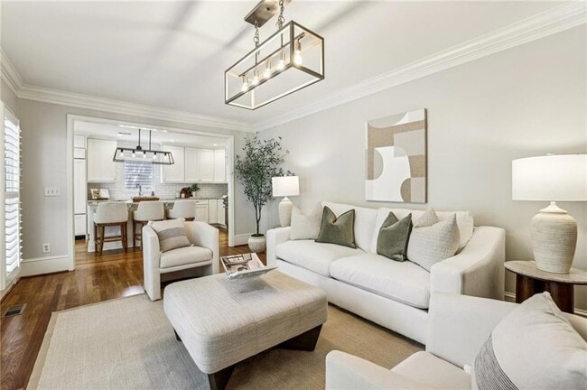 Building Photo - 2684 Birchwood Dr NE