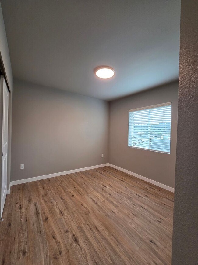 Building Photo - Brand new rental 3 bedroom 2.5 Bath in Centralia