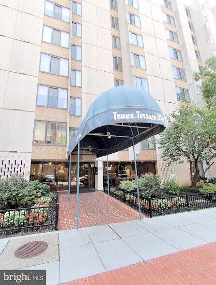 Building Photo - 1440 N Street NW Unit 1011